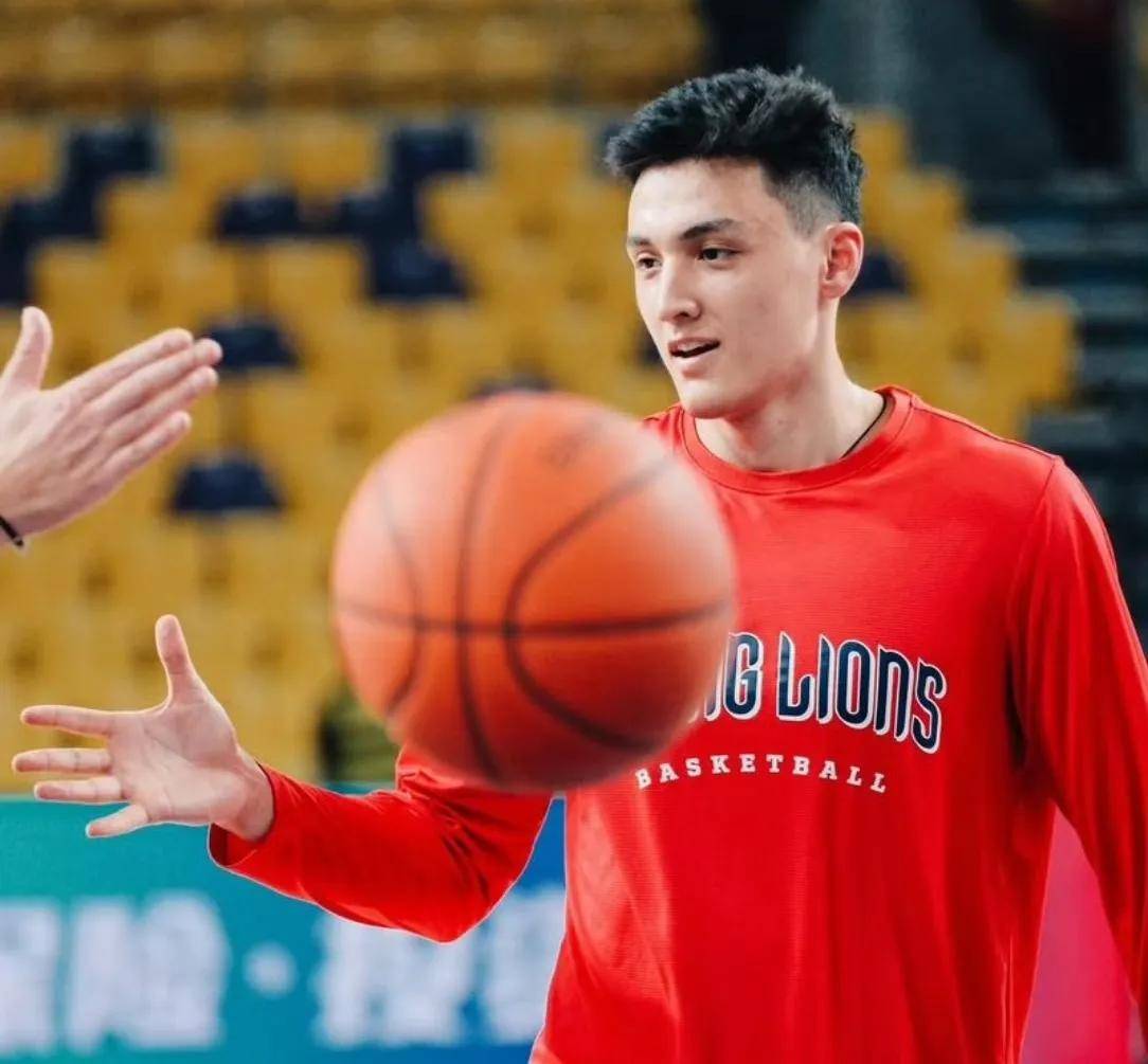 亚博_年轻球员大胆发挥，广州男篮收获惊喜