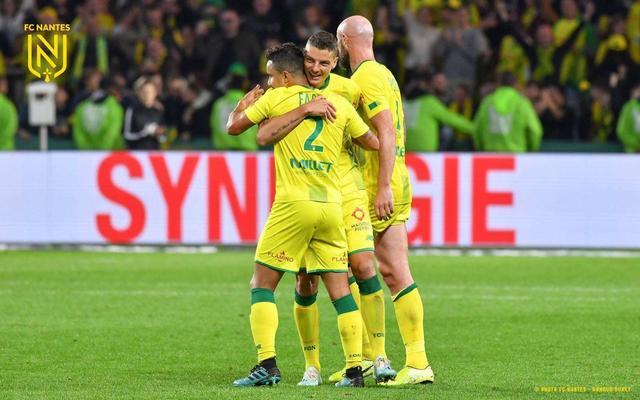 里尔中后场站位合理(里尔比赛)